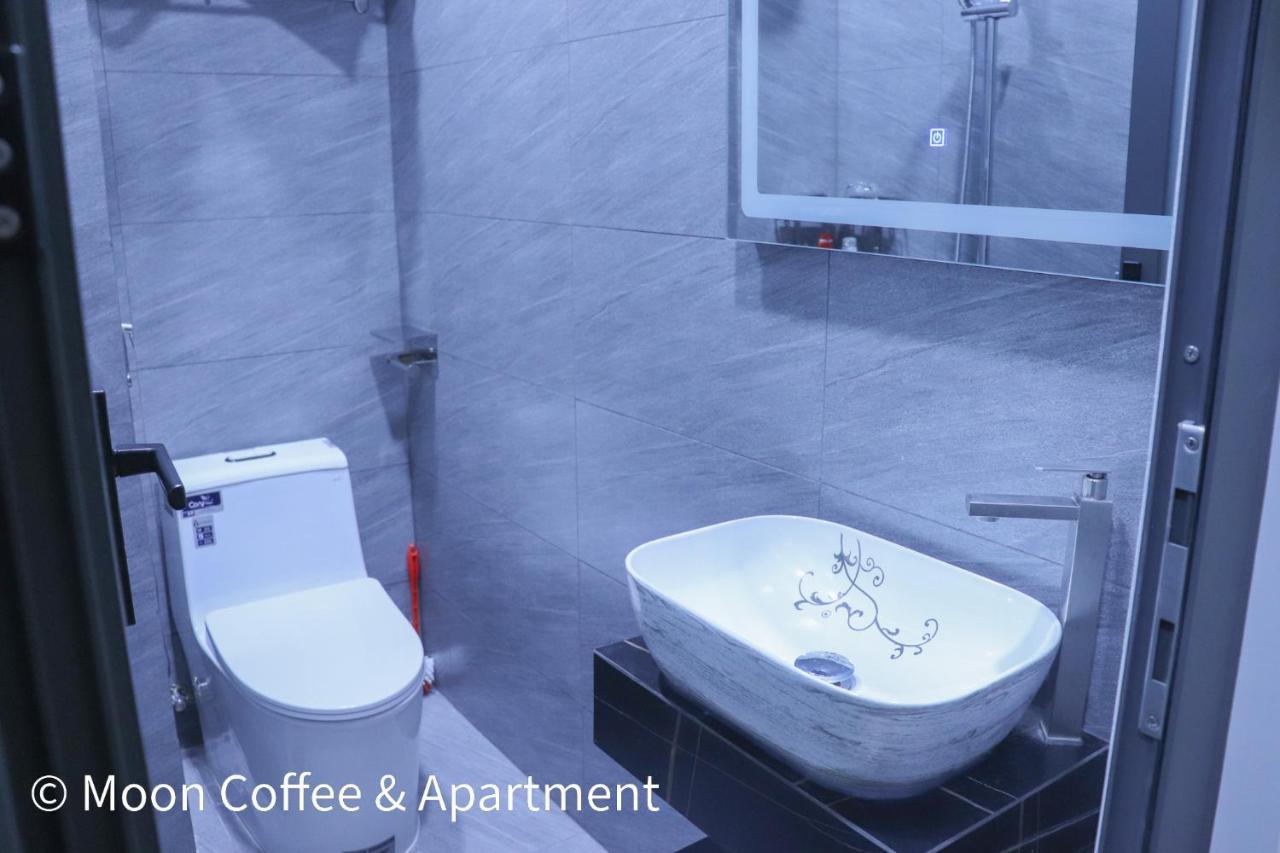 Moon Coffee & Aparthotel Ho Chi Minh City